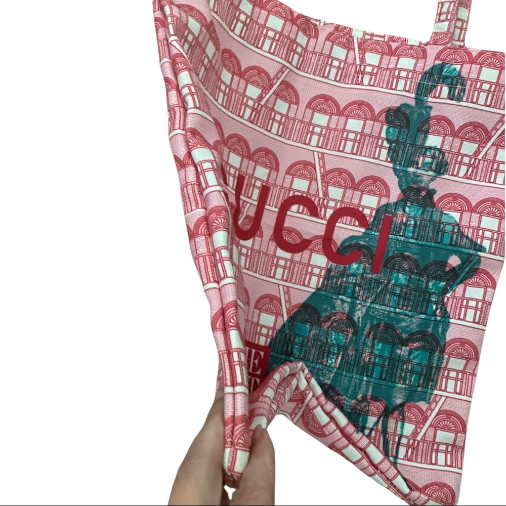 **SOLD**EUC Pink Canvas Gucci Met Gala Tote The Camp Exhibit - Picture 5 of 7